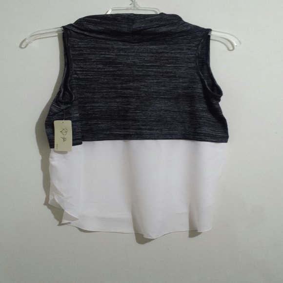 RD Style Grey and White Sleeveless Top - Picture 5 of 5